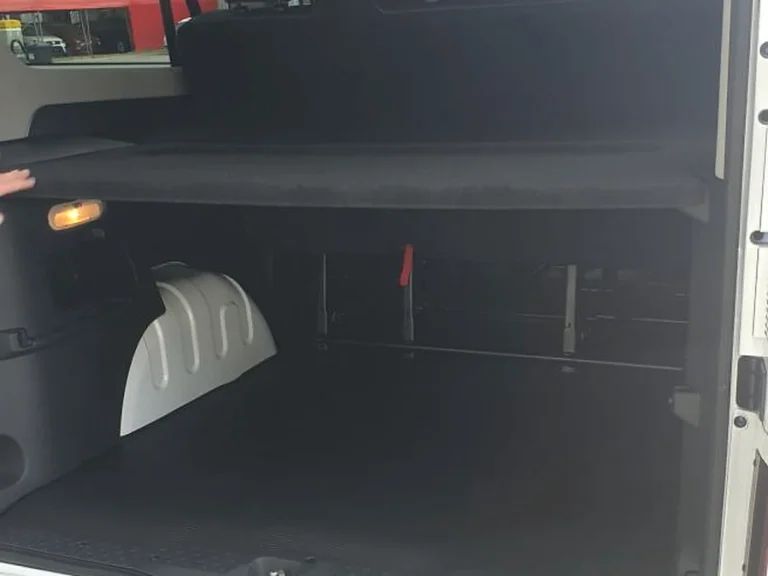 MB 45-NGE Potniški L2H1, Renault Trafic-tovorni prostor