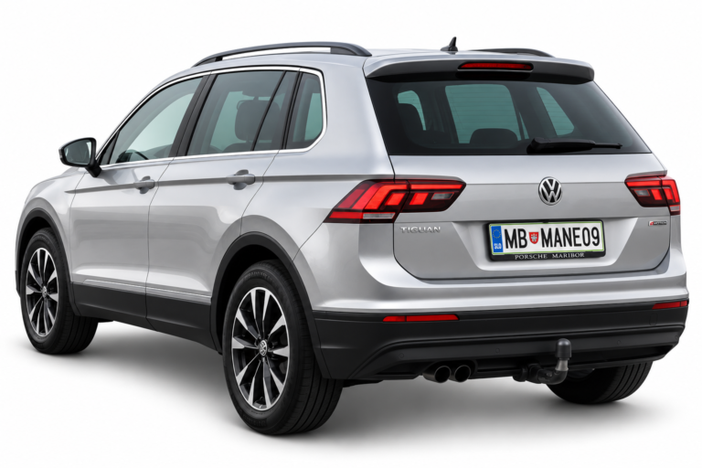 Silver Volkswagen Tiguan in Studio-levi bok zadaj